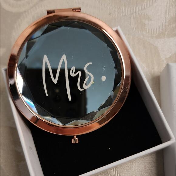 THE RING BOXES MRS.  Compact Mirror New - Picture 5 of 6
